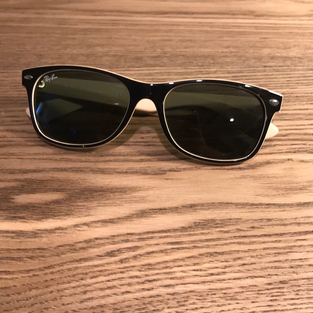 Ray Ban wayfarers